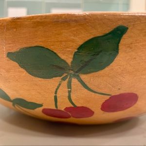 Munising Vintage Wooden Fruit Bowl 10.75” diameter